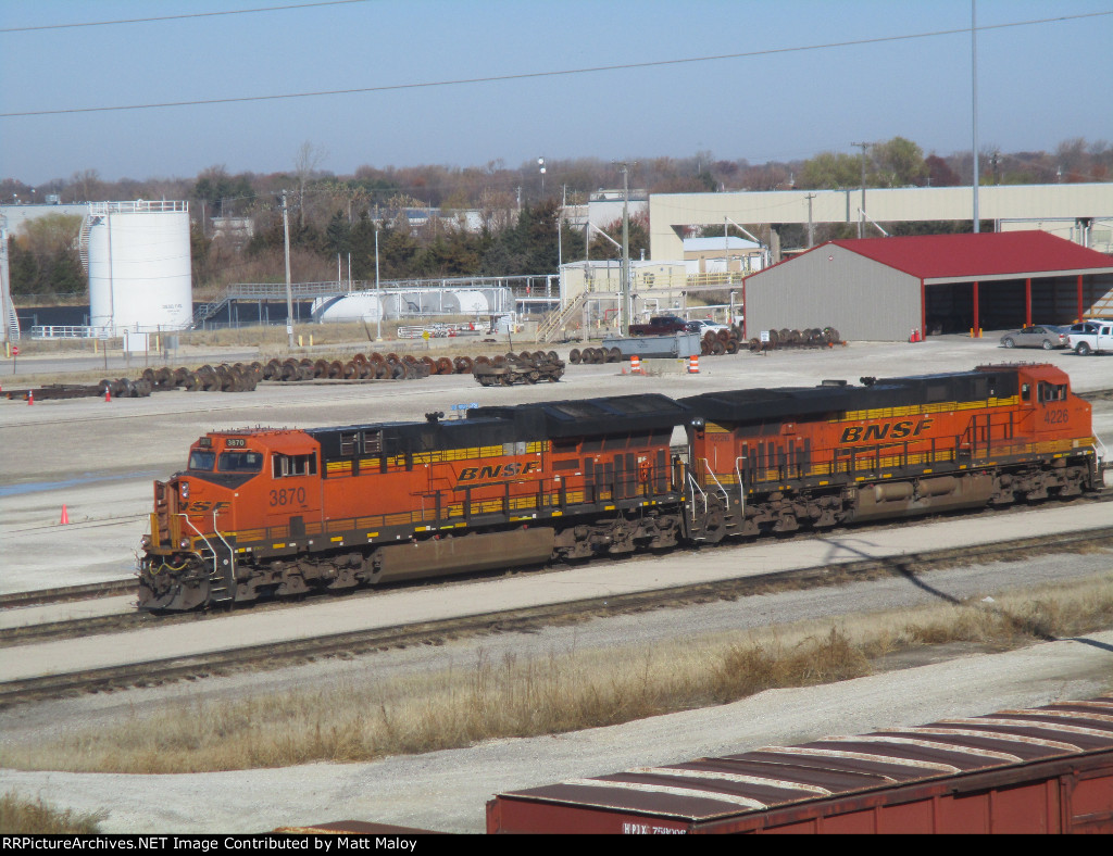 BNSF 3870